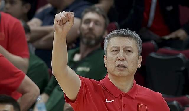 下课危机解除?2场险胜,郭士强更衣室大哭,原因曝光,赵睿祝福