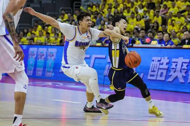 bet365官方网站-CBA季后赛绝杀夜！广东续命抢三，上海成争冠最大热门？
